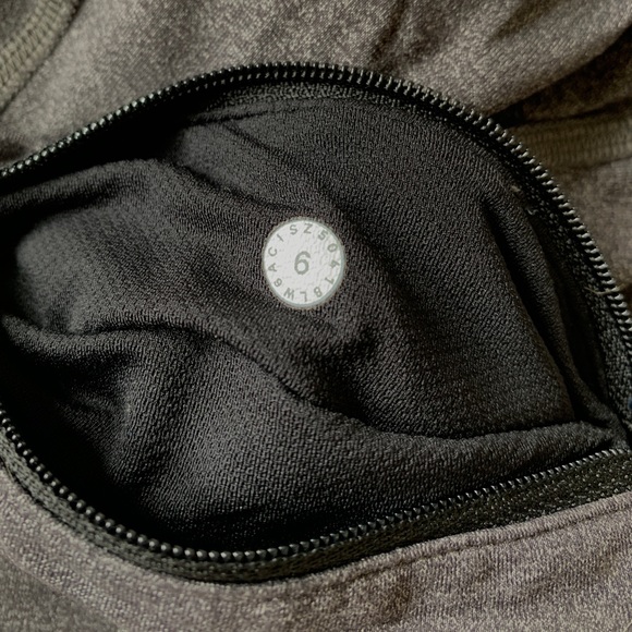 Lululemon Grey & Black Mesh Paneled Pace Rival Crop 22" Size 6 - Picture 4 of 9